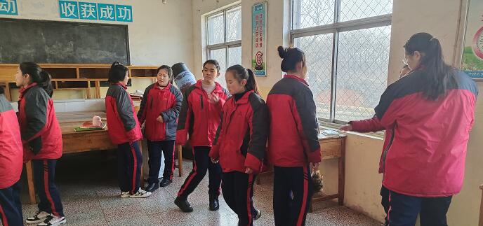 李锋教育学校：曾经的叛逆少年，现在的孝顺儿子_www.hnlfjy.com.cn