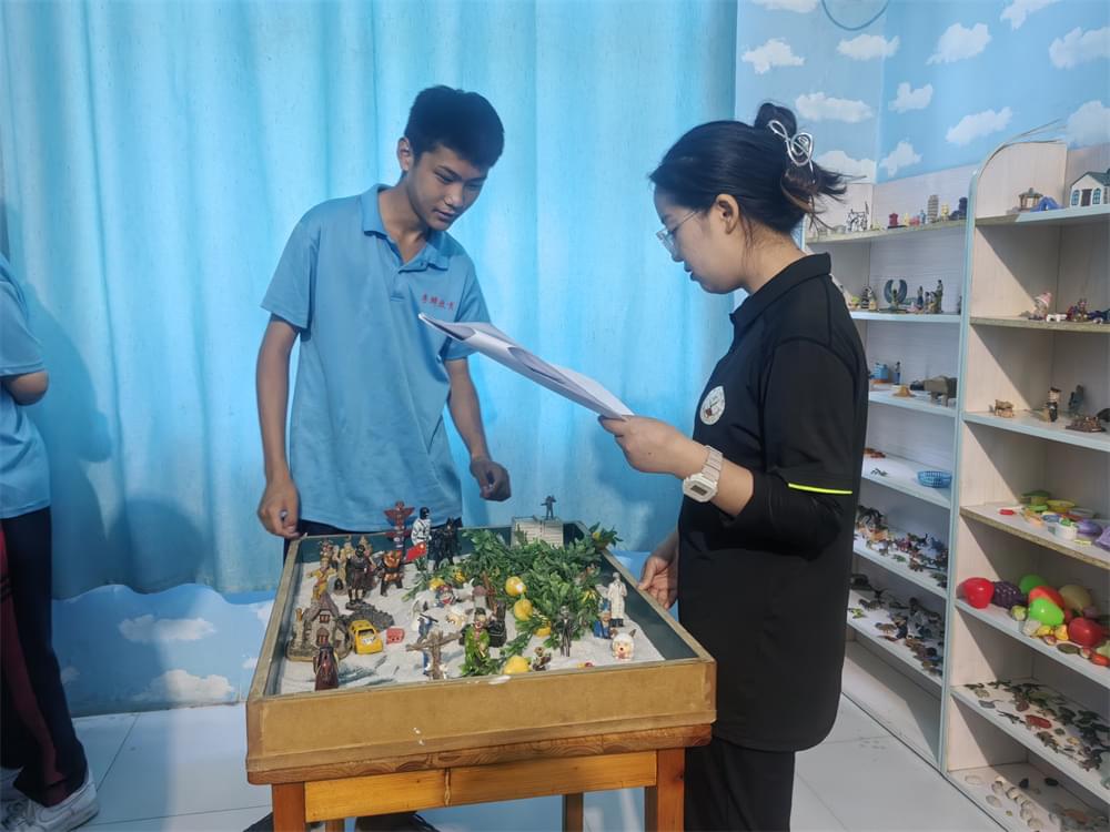 李锋教育如何改变一个厌学的少年？_www.hnlfjy.com.cn