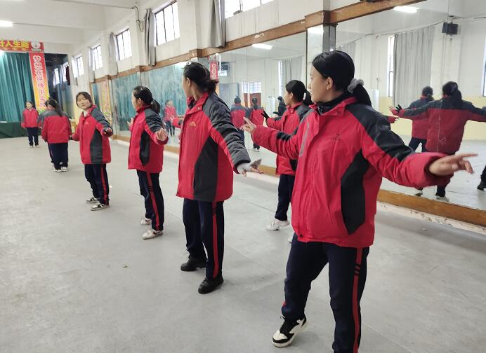 孩子多大适合上封闭学校_www.hnlfjy.com.cn