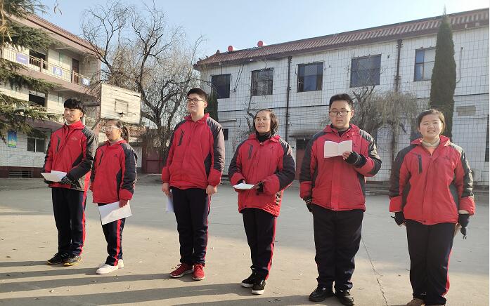 上小学的孩子不好好写作业_www.hnlfjy.com.cn