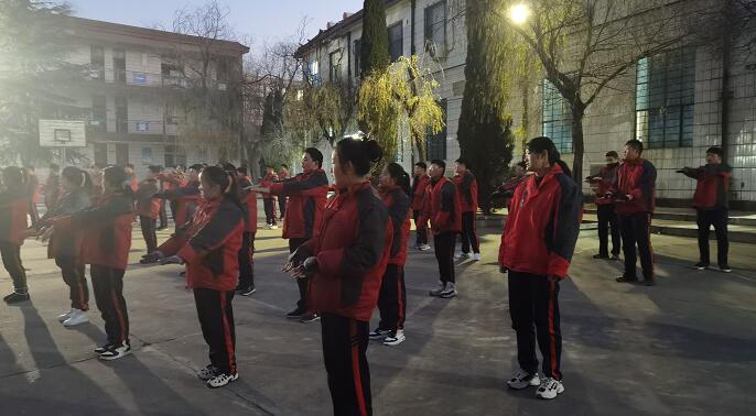 叛逆少年对于网瘾的程度，为何只增不减？_www.hnlfjy.com.cn