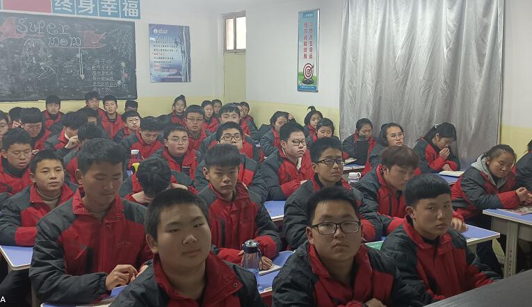初中的男孩叛逆期有多可怕？_www.hnlfjy.com.cn