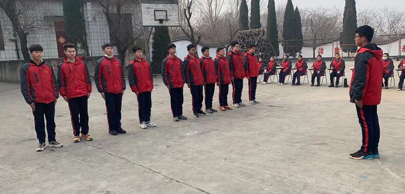孩子抽烟喝酒，在李锋教育学校一个月可以改掉吗？_www.hnlfjy.com.cn