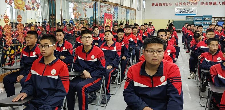 青少年不上学，和母亲关系不好该如何调整？_www.hnlfjy.com.cn