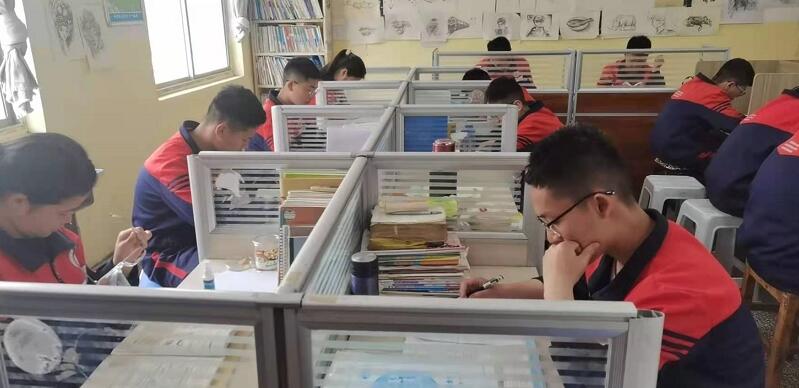 青春期孩子的叛逆表现的几种迹象！_www.hnlfjy.com.cn