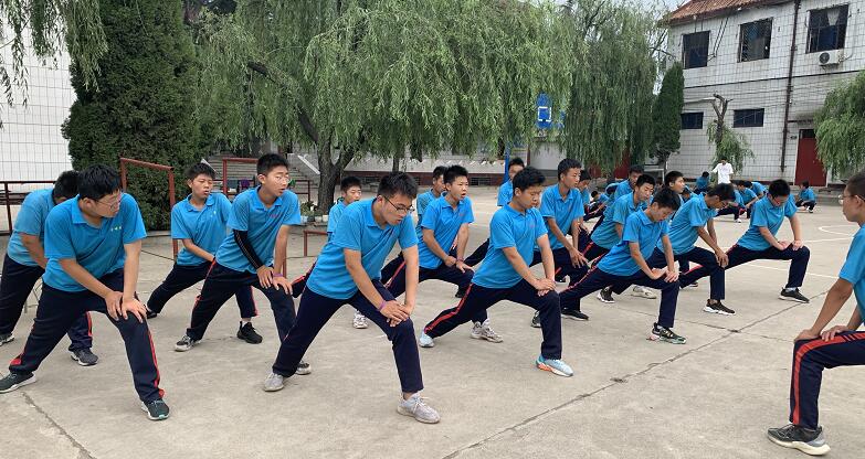 孩子上小学该怎么教育他？_www.hnlfjy.com.cn