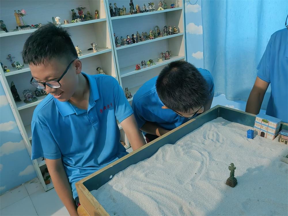 郁闷是什么？郁闷的少年该怎么办？_www.hnlfjy.com.cn