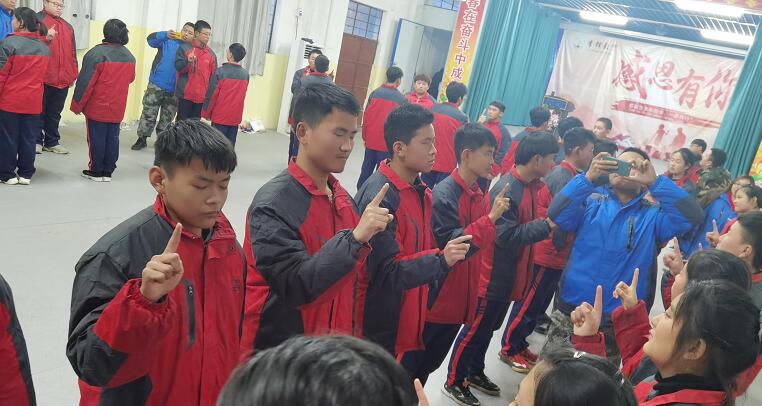 李锋教育学校：青少年叛逆孩子必上课程——《四票人生》_www.hnlfjy.com.cn