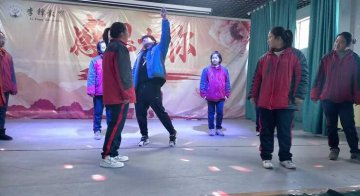 孩子早恋是因为家庭原因，还是因为缺乏爱？