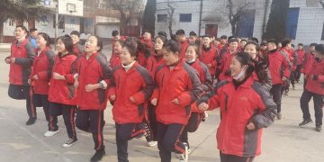 孩子在学校就与别人打架怎么办？