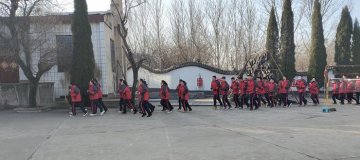 现在能让孩子去全封闭学校吗？