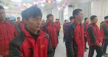高中孩子在学校经常逃学怎么办？