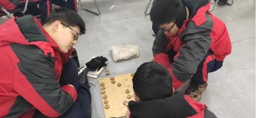 青春期孩子自闭的原因是什么？