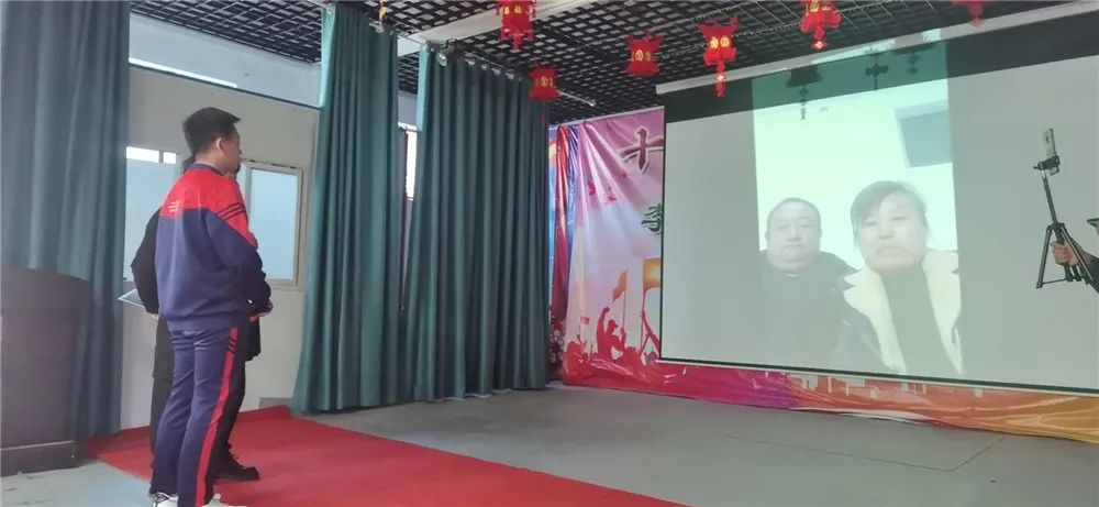 李锋心理教育中心2021年第二届青少年18岁成人礼庆典仪式_www.hnlfjy.com.cn