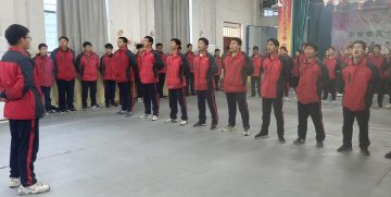 孩子厌学、沉迷手机玩游戏，去什么样的学校？