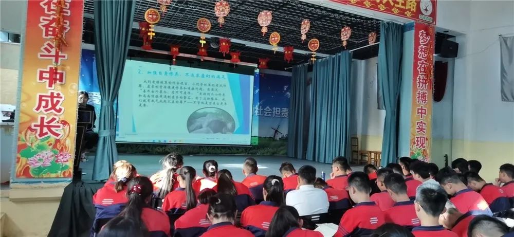 孩子虚荣心强父母应该怎么教育_www.hnlfjy.com.cn