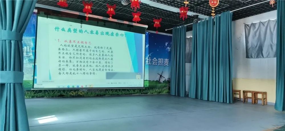 孩子虚荣心强父母应该怎么教育_www.hnlfjy.com.cn