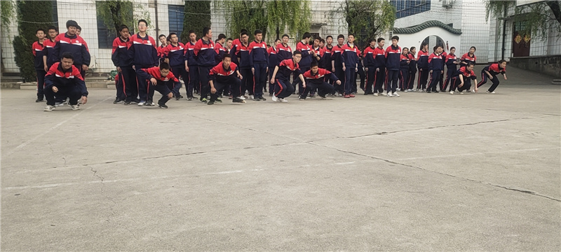 李锋心理教育中心2021年4月课外拓展活动之燃脂运动_www.hnlfjy.com.cn
