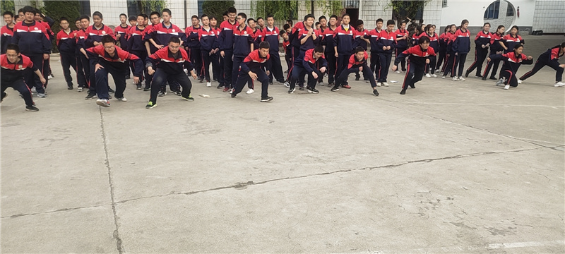 李锋心理教育中心2021年4月课外拓展活动之燃脂运动_www.hnlfjy.com.cn