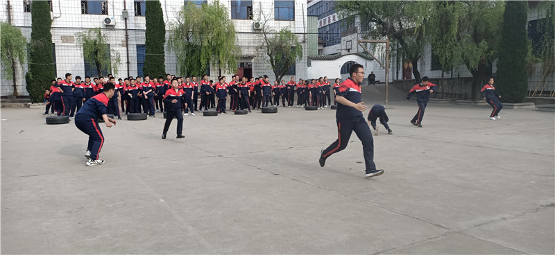 李锋心理教育中心2021年4月课外拓展活动之燃脂运动_www.hnlfjy.com.cn
