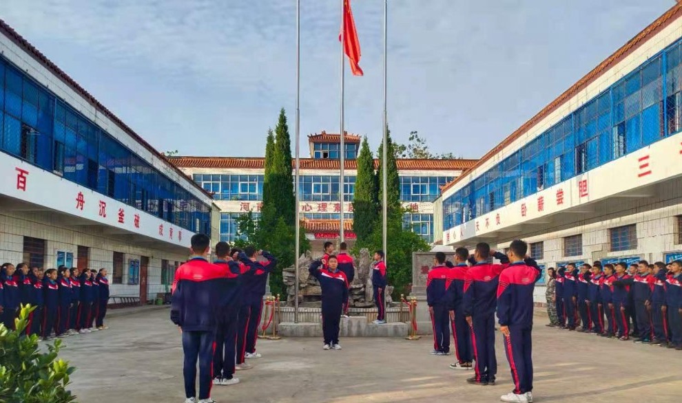 缅怀国士，致敬袁隆平院士，让后世之人永记于心以此为榜样！_www.hnlfjy.com.cn