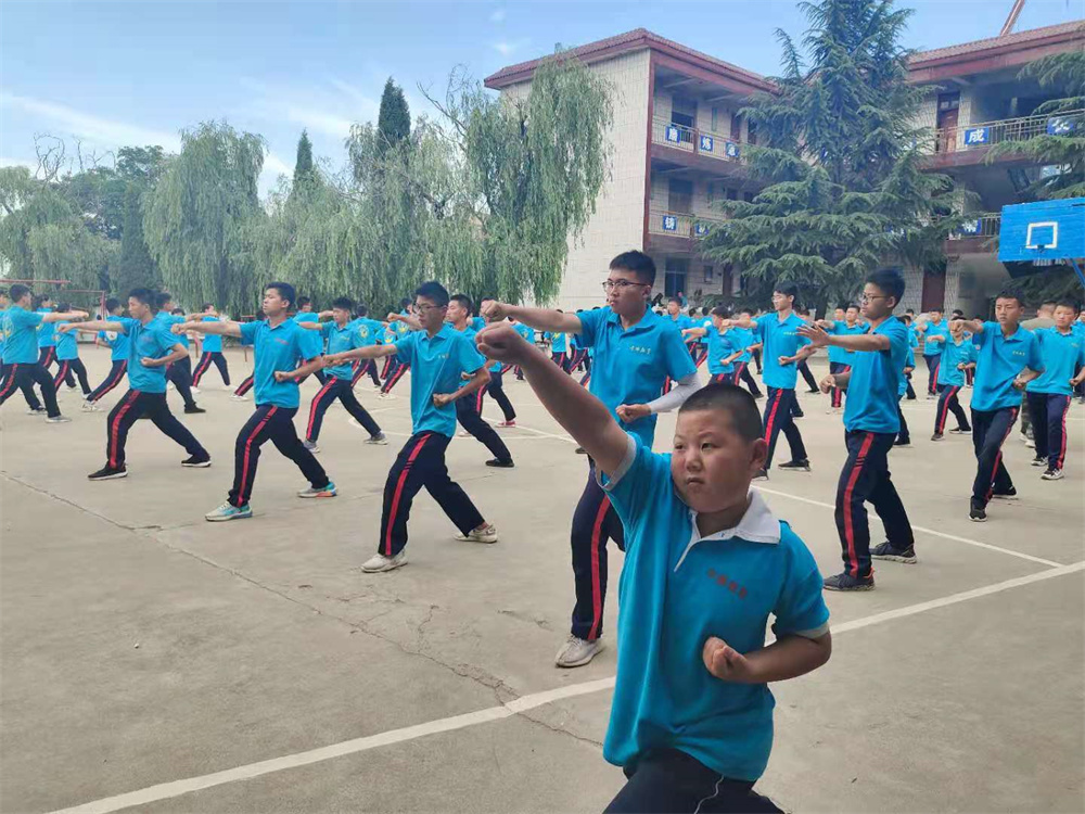 孩子骄傲自满时父母如何为孩子树立正确的榜样_www.hnlfjy.com.cn