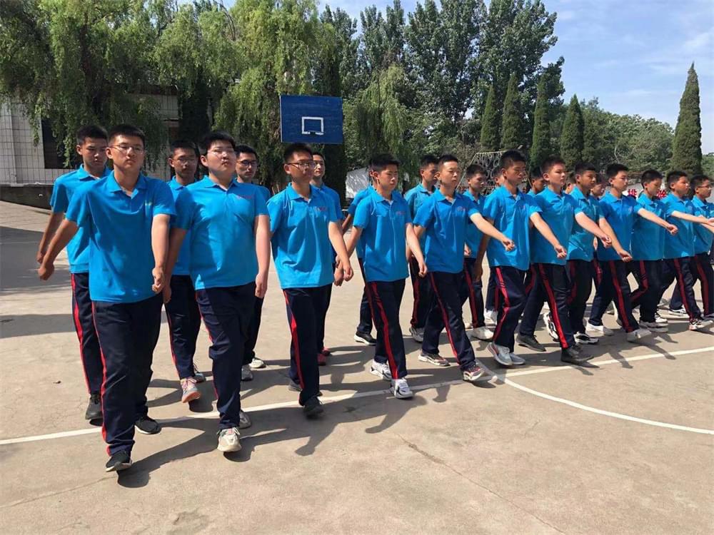 青春期的孩子要变声了，粗心的妈妈却还不知道！_www.hnlfjy.com.cn