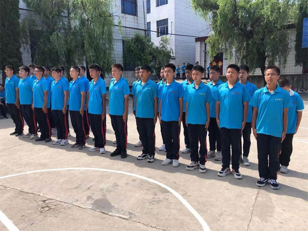 青春期的孩子要变声了，粗心的妈妈却还不知道！_www.hnlfjy.com.cn