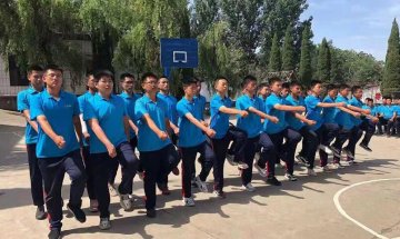 让叛逆孩子去特训学校可以吗？