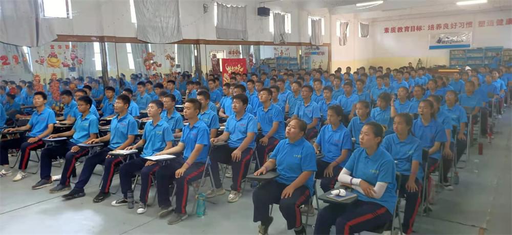 2021年李锋校长面对面讲堂：给厌学辍学孩子的几点建议_www.hnlfjy.com.cn