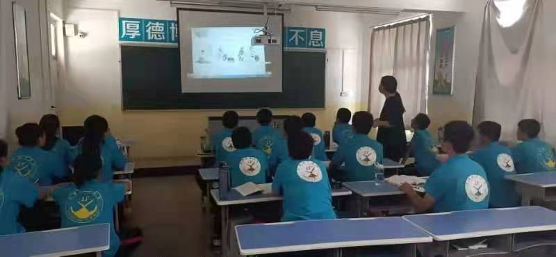青春期的孩子追名牌陷入名流幻想中怎么办_www.hnlfjy.com.cn
