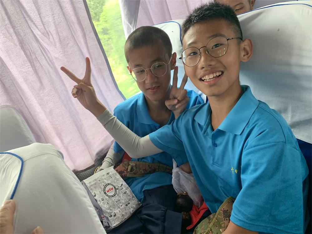 2021年李锋青少年教育成长不烦恼之暑期夏令营开营仪式_www.hnlfjy.com.cn