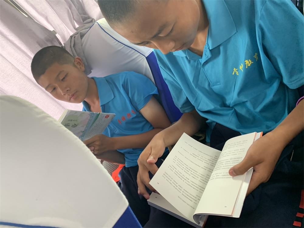 2021年李锋青少年教育成长不烦恼之暑期夏令营开营仪式_www.hnlfjy.com.cn