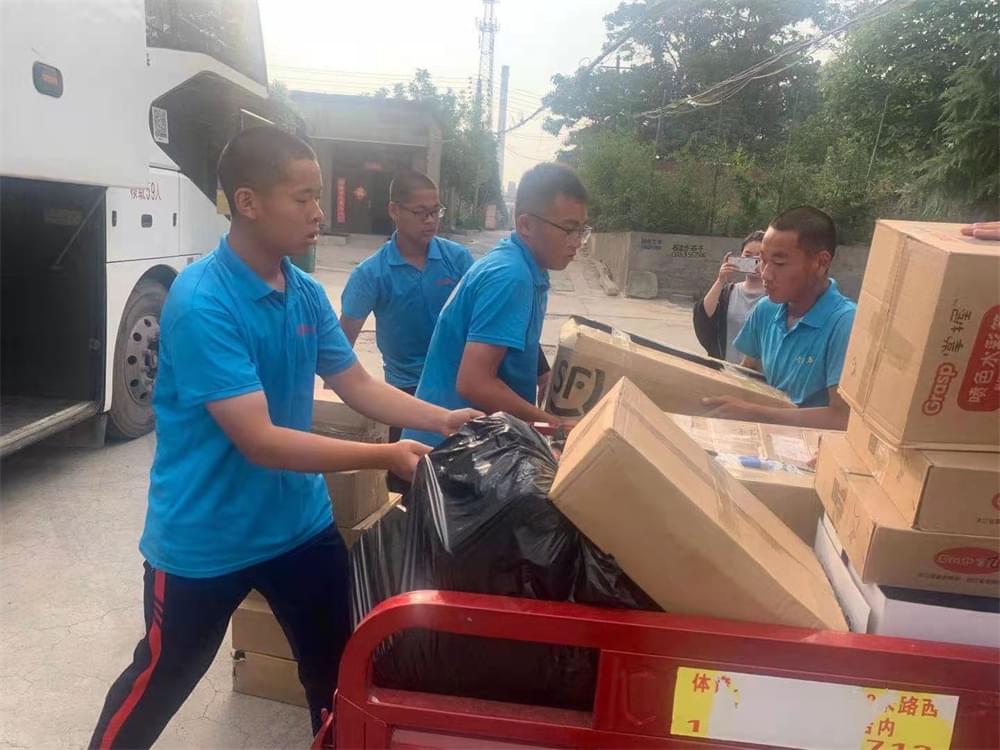 2021年李锋青少年教育成长不烦恼之暑期夏令营开营仪式_www.hnlfjy.com.cn