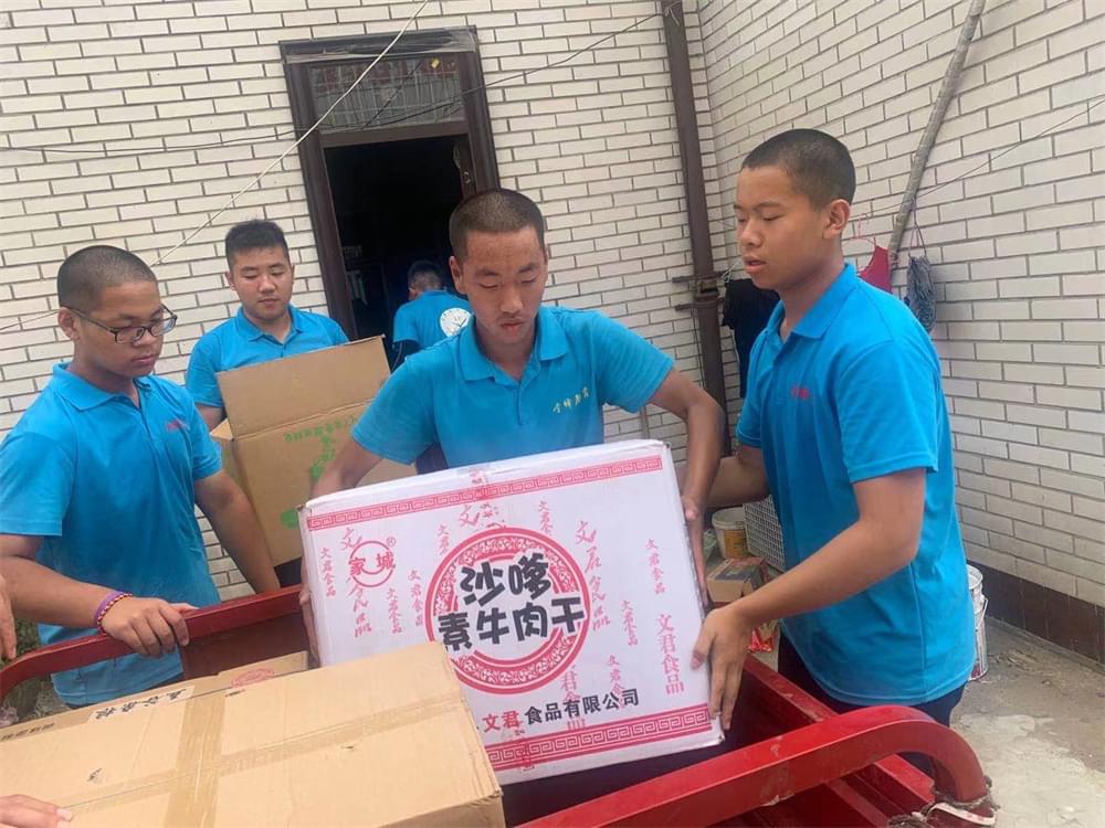 2021年李锋青少年教育成长不烦恼之暑期夏令营开营仪式_www.hnlfjy.com.cn