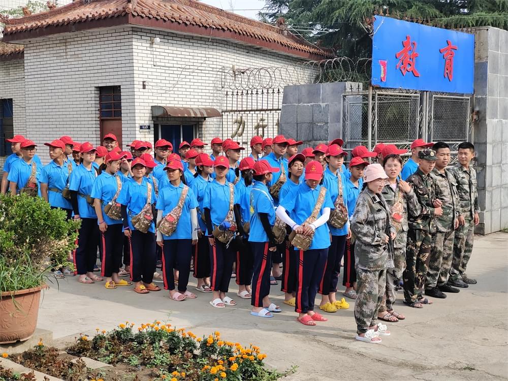 2021年李锋青少年教育成长不烦恼之暑期夏令营开营仪式_www.hnlfjy.com.cn