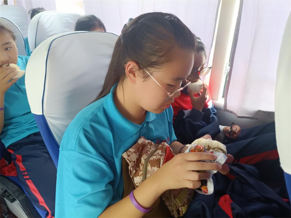 2021年李锋青少年教育成长不烦恼之暑期夏令营开营仪式_www.hnlfjy.com.cn