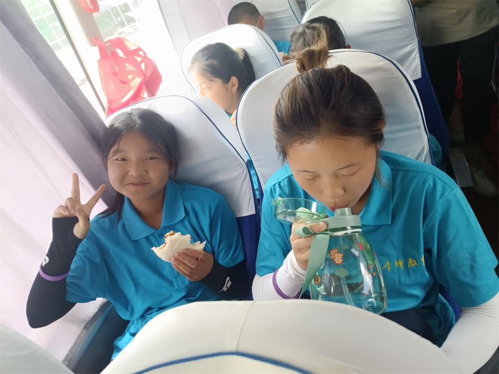2021年李锋青少年教育成长不烦恼之暑期夏令营开营仪式_www.hnlfjy.com.cn