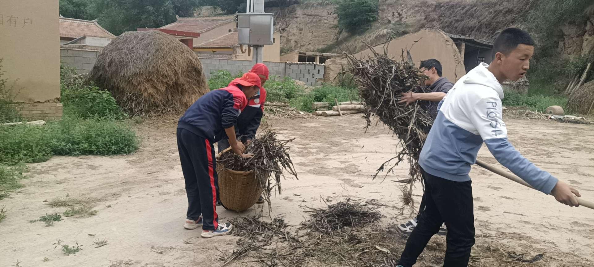 2021年李锋教育军事夏令营第八组之与农家孩子同吃同住同体验_www.hnlfjy.com.cn