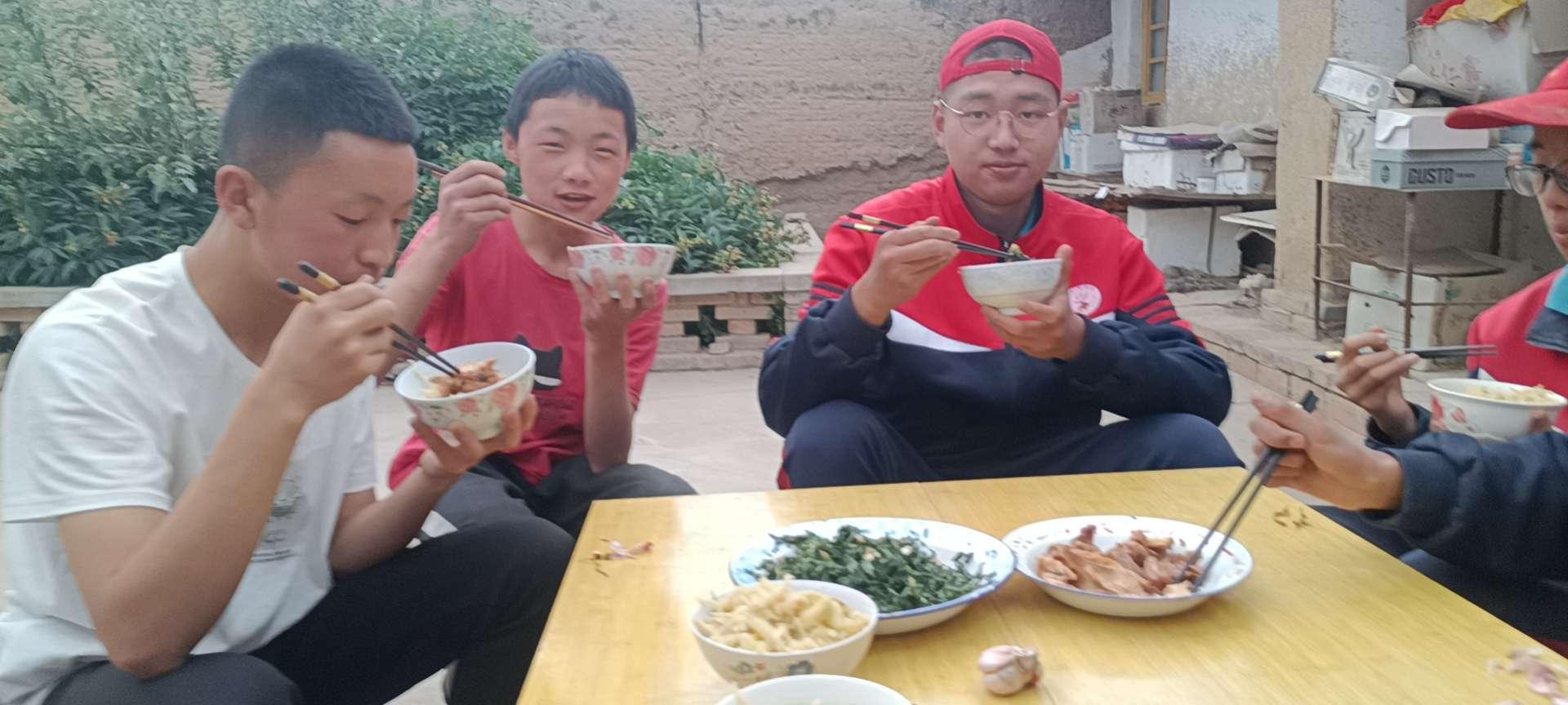 2021年李锋教育军事夏令营第八组之与农家孩子同吃同住同体验_www.hnlfjy.com.cn