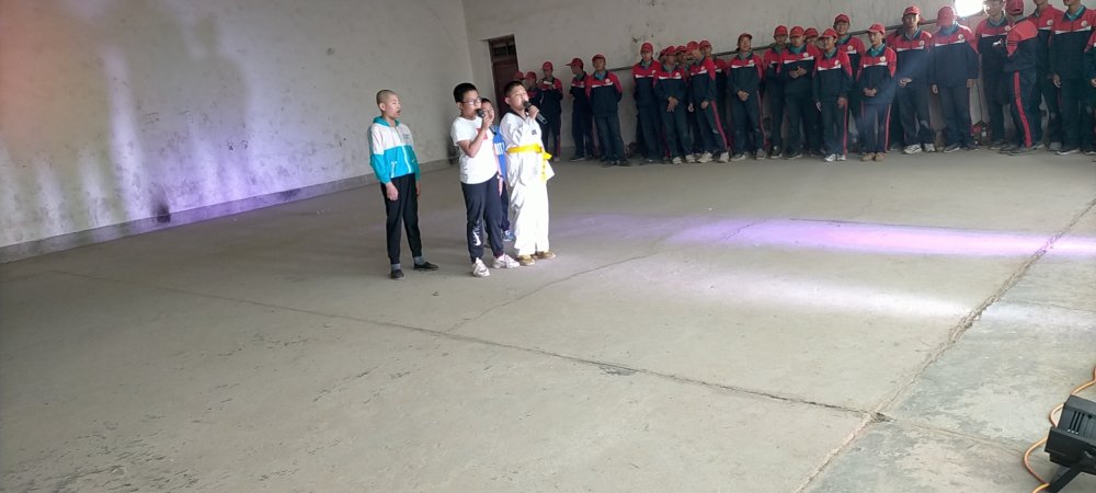 2021年李锋心理教育中心「成长不烦恼」夏令营第15天之与当地村民载歌载舞大联欢_www.hnlfjy.com.cn