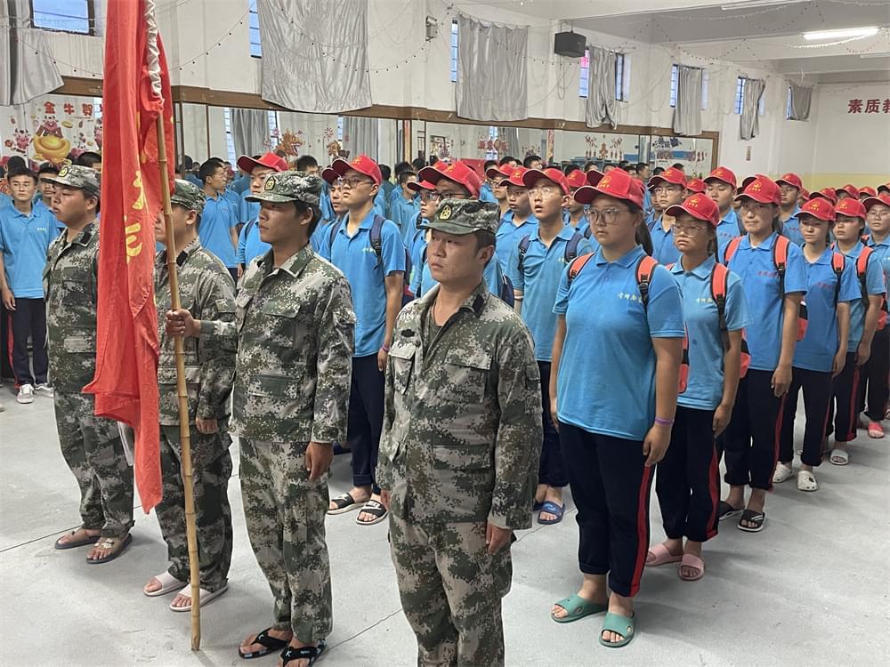 2021年李锋教育暑期夏令营第二期开营仪式：第一天的行程_www.hnlfjy.com.cn