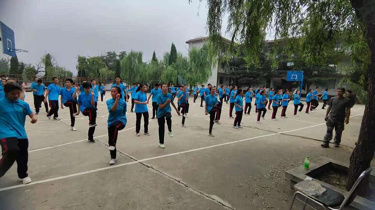 孩子沉迷网络游戏怎么办，速用“乾坤大挪移”来个兴趣转移！_www.hnlfjy.com.cn