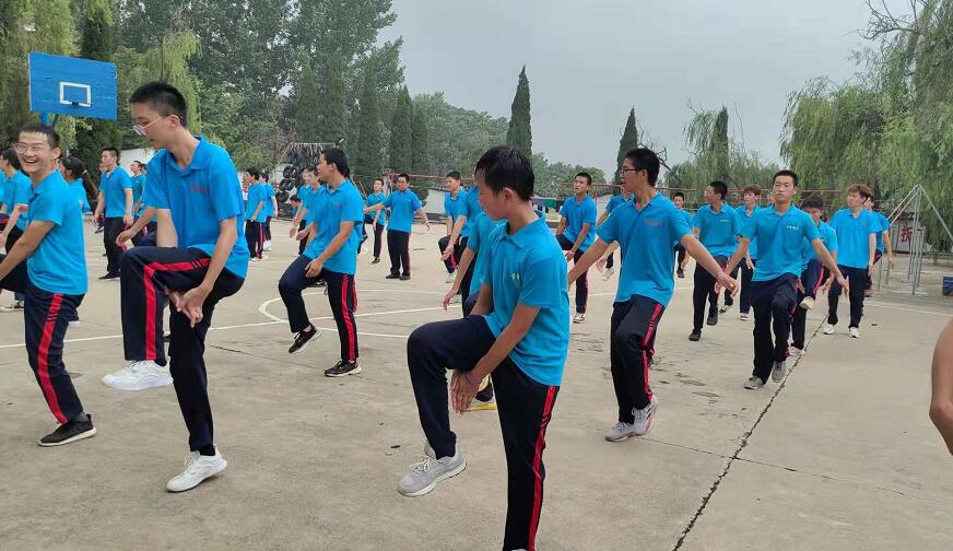 孩子沉迷网络游戏怎么办，速用“乾坤大挪移”来个兴趣转移！_www.hnlfjy.com.cn