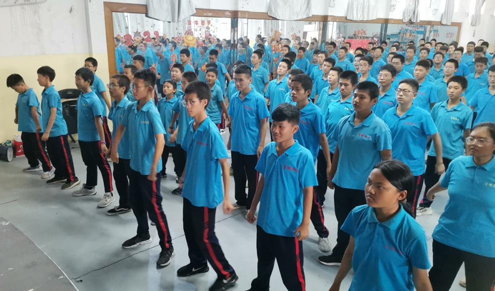 叛逆孩子该送到哪种学校教育？有用吗？_www.hnlfjy.com.cn