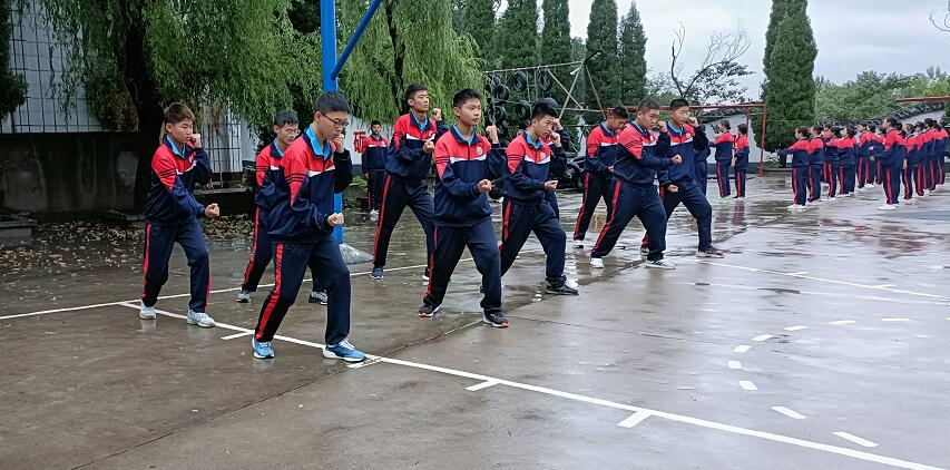 孩子厌学是父母最头疼的话题，怎么让孩子积极主动的学习呢？_www.hnlfjy.com.cn