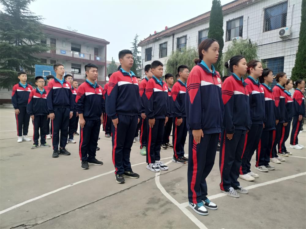 父母要做的就是引导和帮助孩子成长，须知不合理的管教不如不教！_www.hnlfjy.com.cn