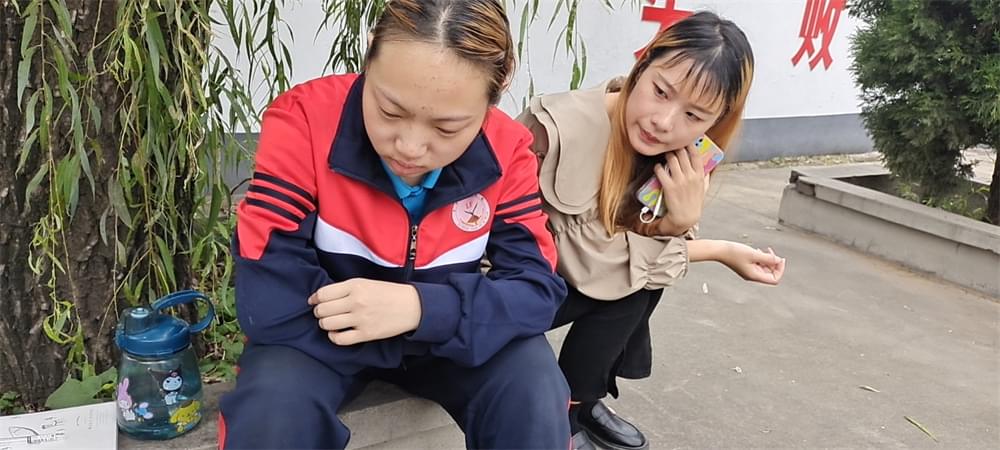 父母要做的就是引导和帮助孩子成长，须知不合理的管教不如不教！_www.hnlfjy.com.cn
