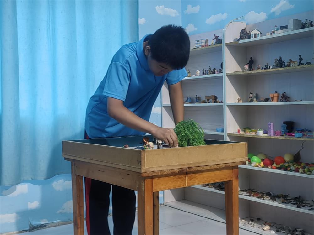 比起优秀，父母更应该给孩子幸福感，毕竟优秀的目的就是幸福！_www.hnlfjy.com.cn