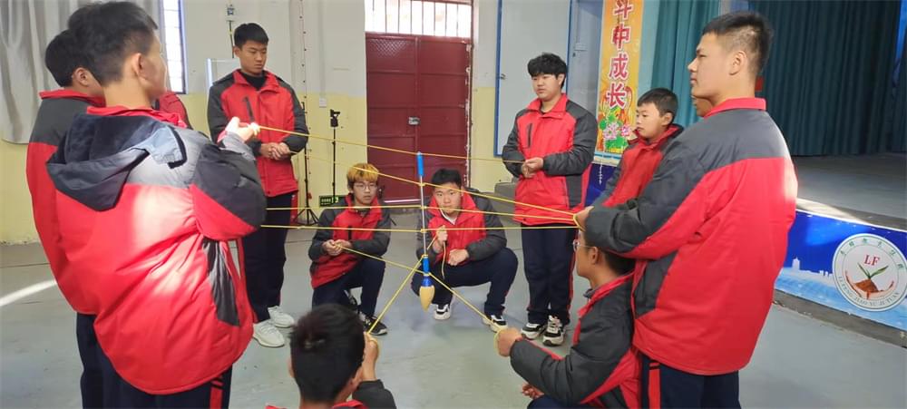 孩子学习有压力无大局观怎么办，借助李锋教育拓展游戏《神笔马良》搞定他_www.hnlfjy.com.cn